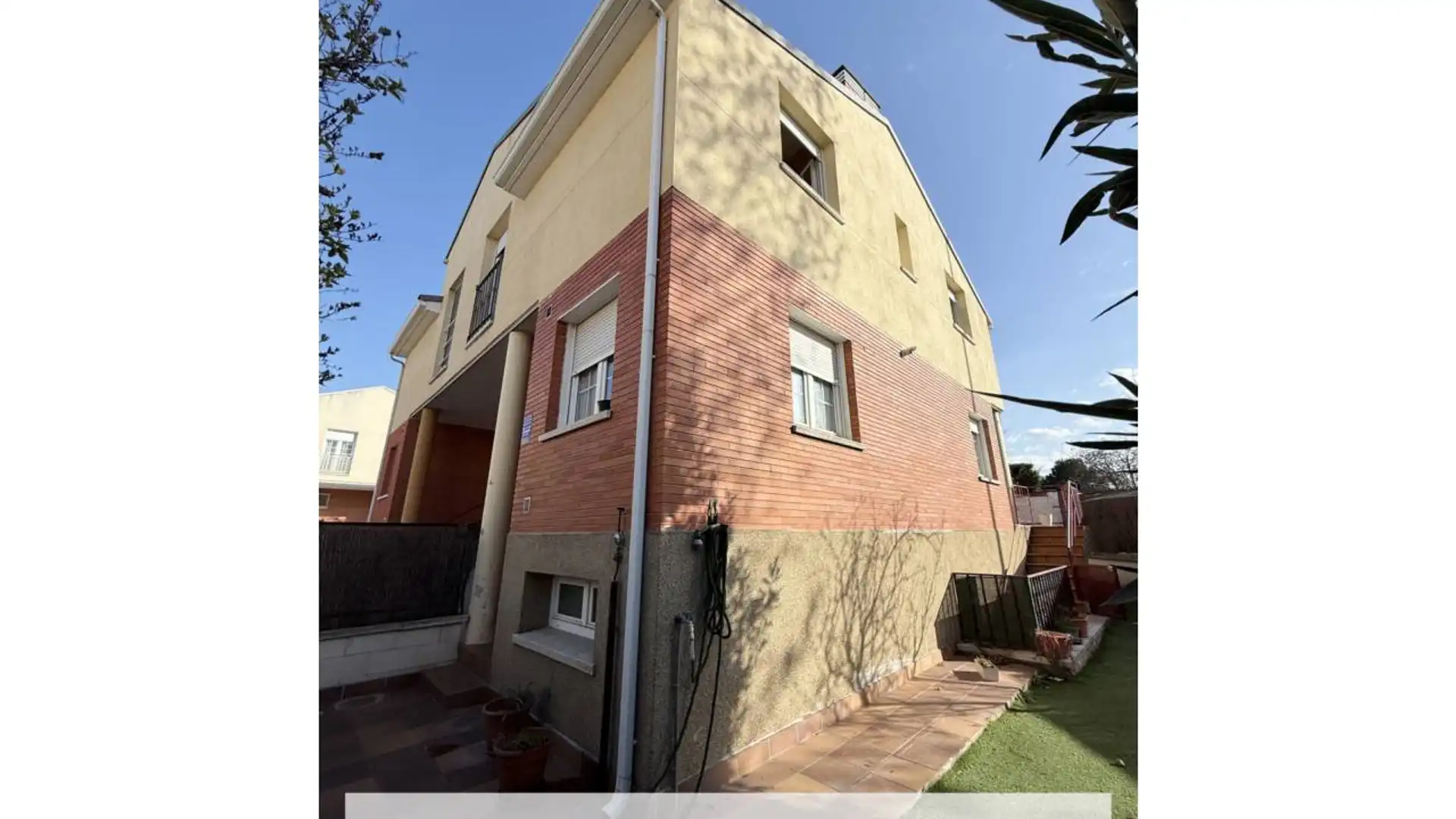 Exterior view of Single-family semi-detached for sale in Valladolid Capital  with Heating, Private garden and Parquet flooring