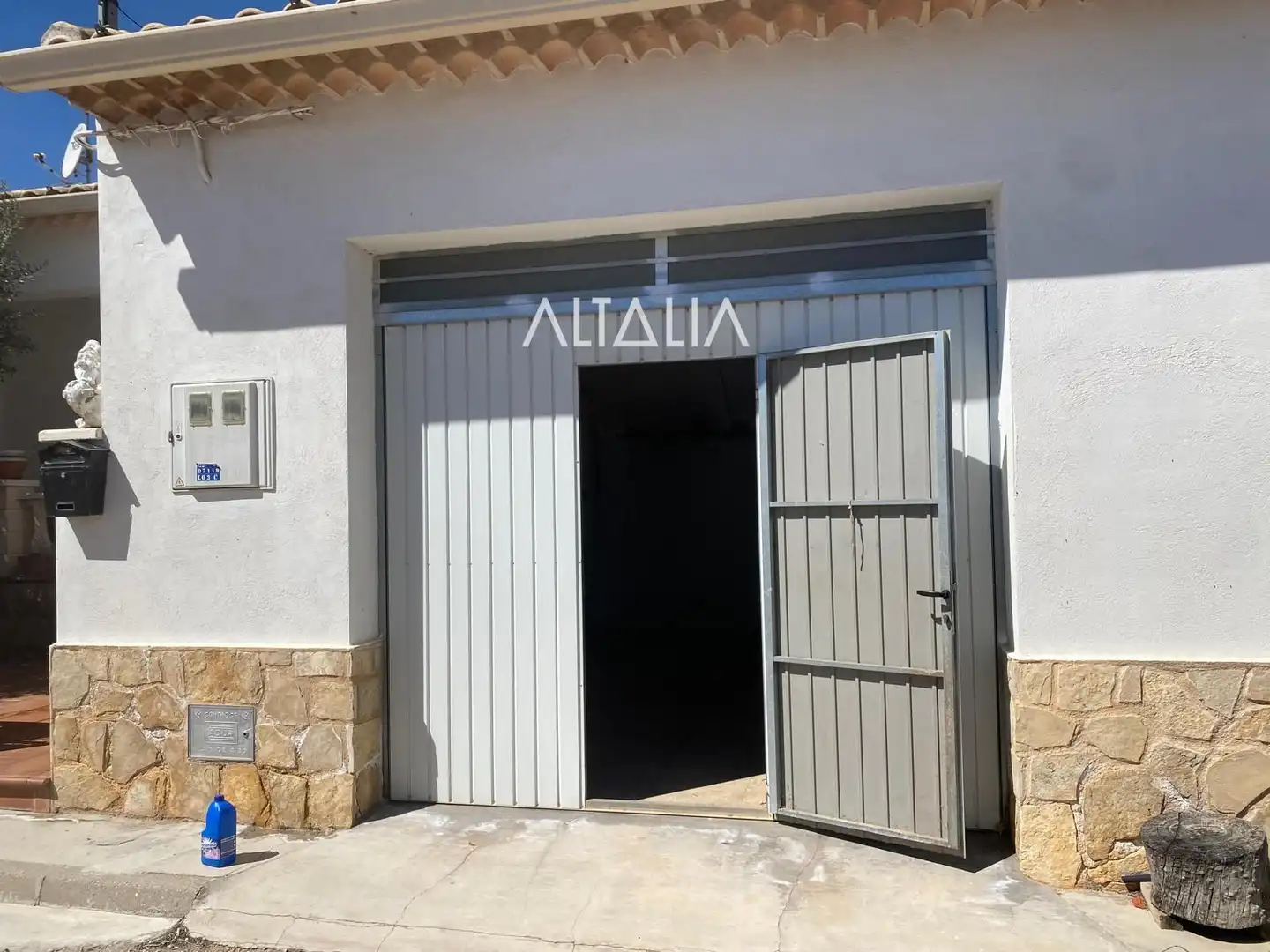 Casa adosada en venda en Hontanaya