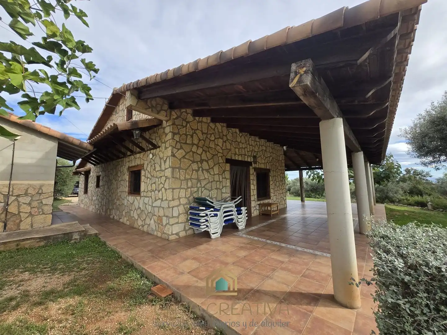 Vista exterior de Casa o chalet en venta en Chella con Aire acondicionado, Jardín privado y Amueblado