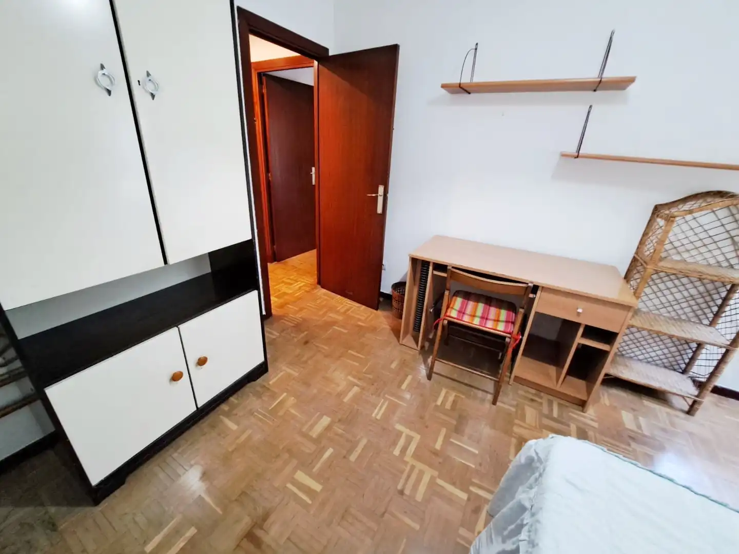Dormitori de Pis en venda en Vitoria - Gasteiz amb Calefacció, Parquet i Terrassa