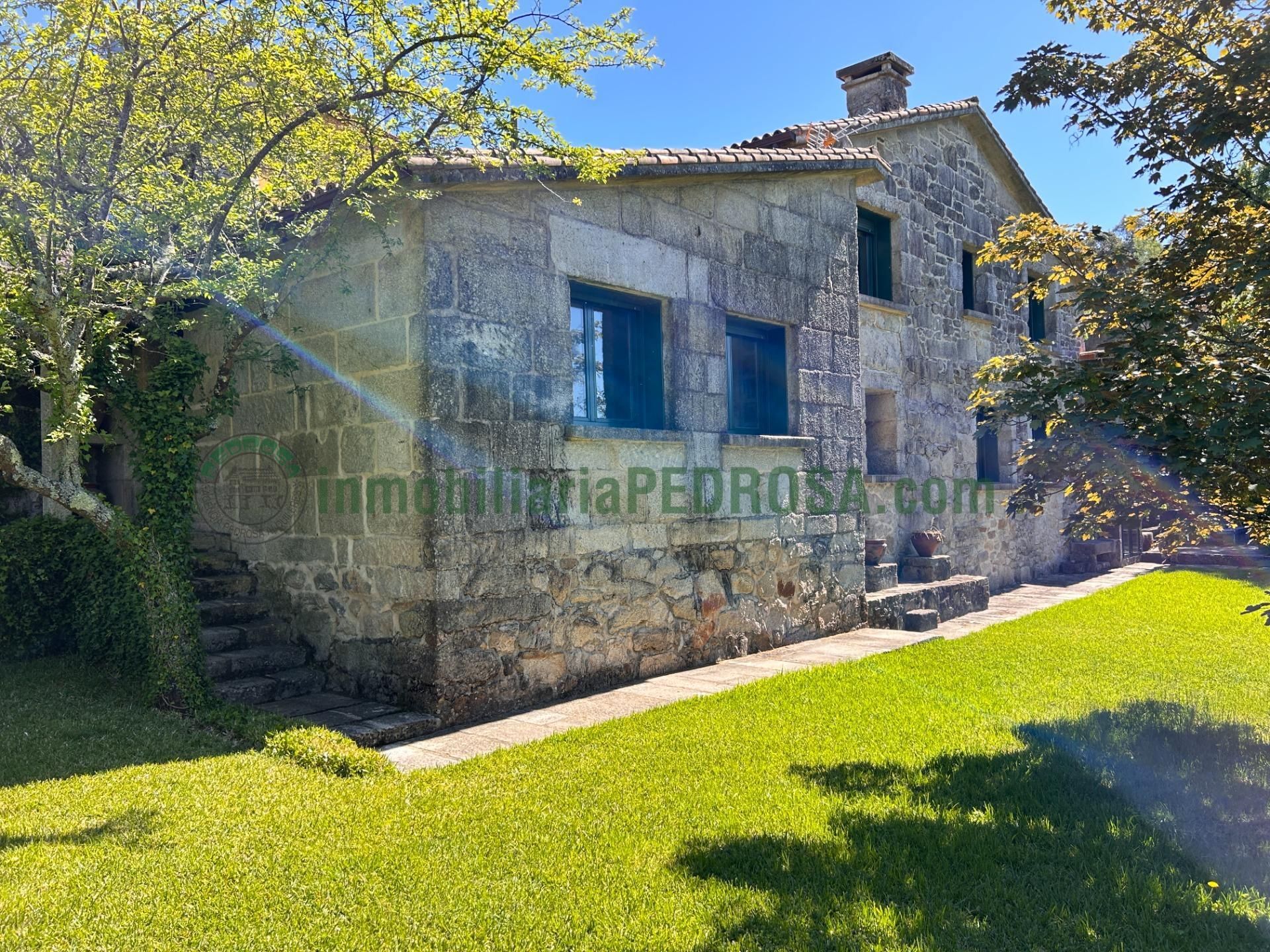 Exterior view of House or chalet for sale in Pontevedra Capital   with Heating and Private garden