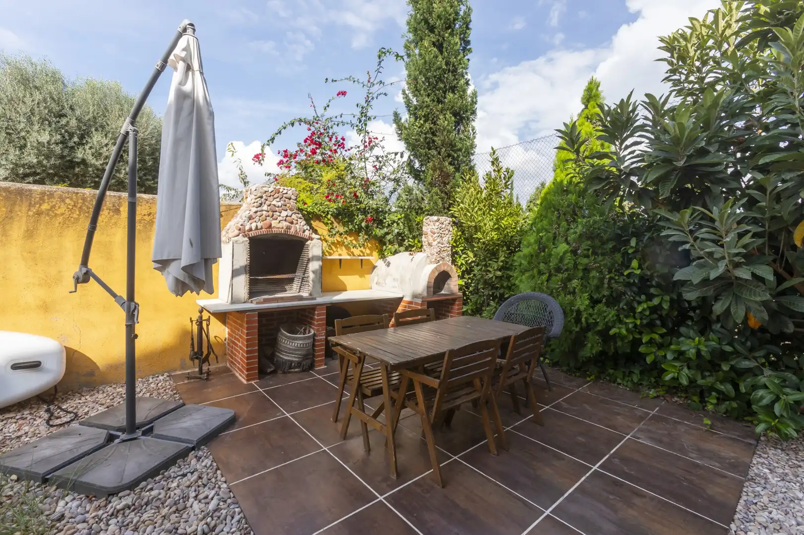 Terrasse von Haus oder Chalet zum Verkauf in Benicasim / Benicàssim mit Klimaanlage, Privatgarten und Terrasse