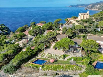 Vista exterior de Casa o xalet en venda en Sant Feliu de Guíxols amb Aire condicionat, Terrassa i Piscina