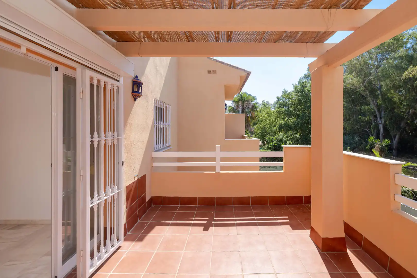 Terrasse von Wohnung zum Verkauf in Marbella mit Klimaanlage, Heizung und Terrasse