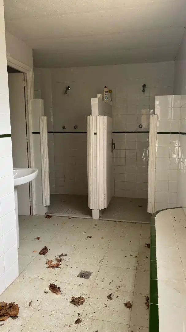 Bany de Casa o xalet en venda en Elche / Elx amb Jardí privat, Terrassa i Piscina