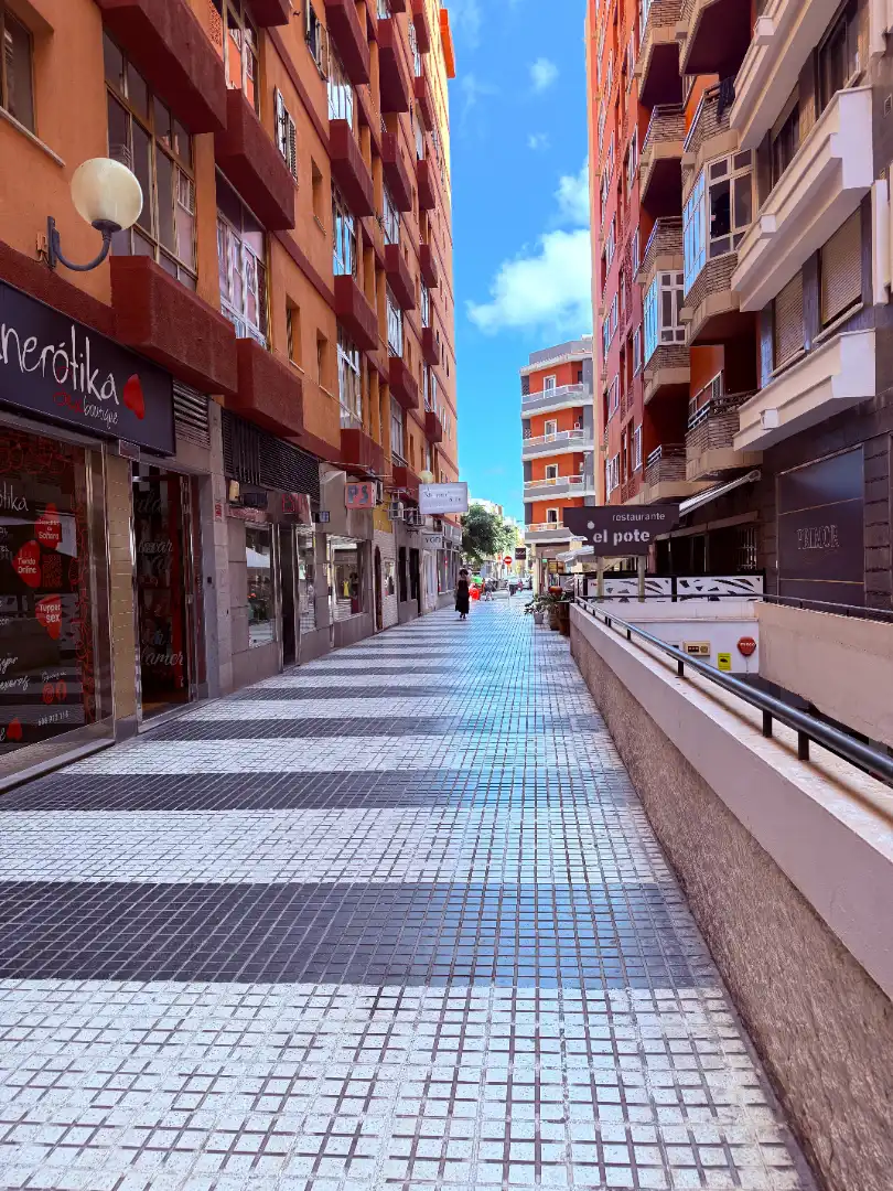 Vista exterior de Pis de lloguer en Las Palmas de Gran Canaria amb Balcó