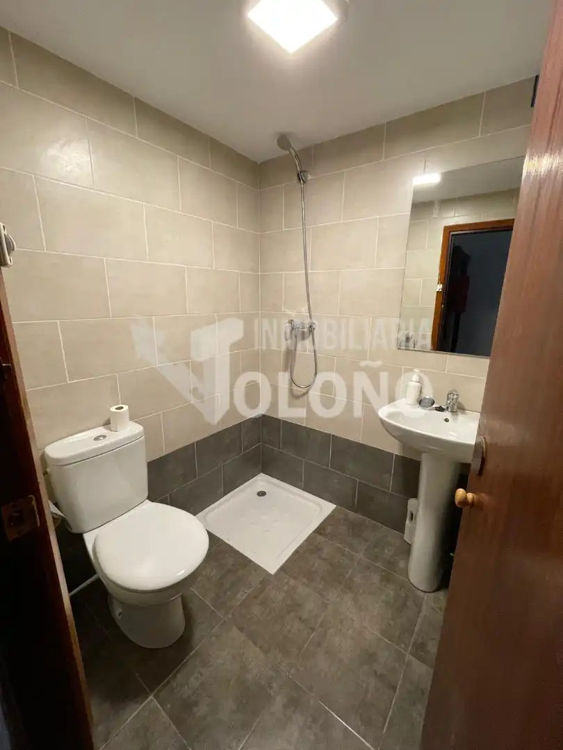 Bathroom of Houses for sale in Cihuri  with Heating, Private garden and Storage room