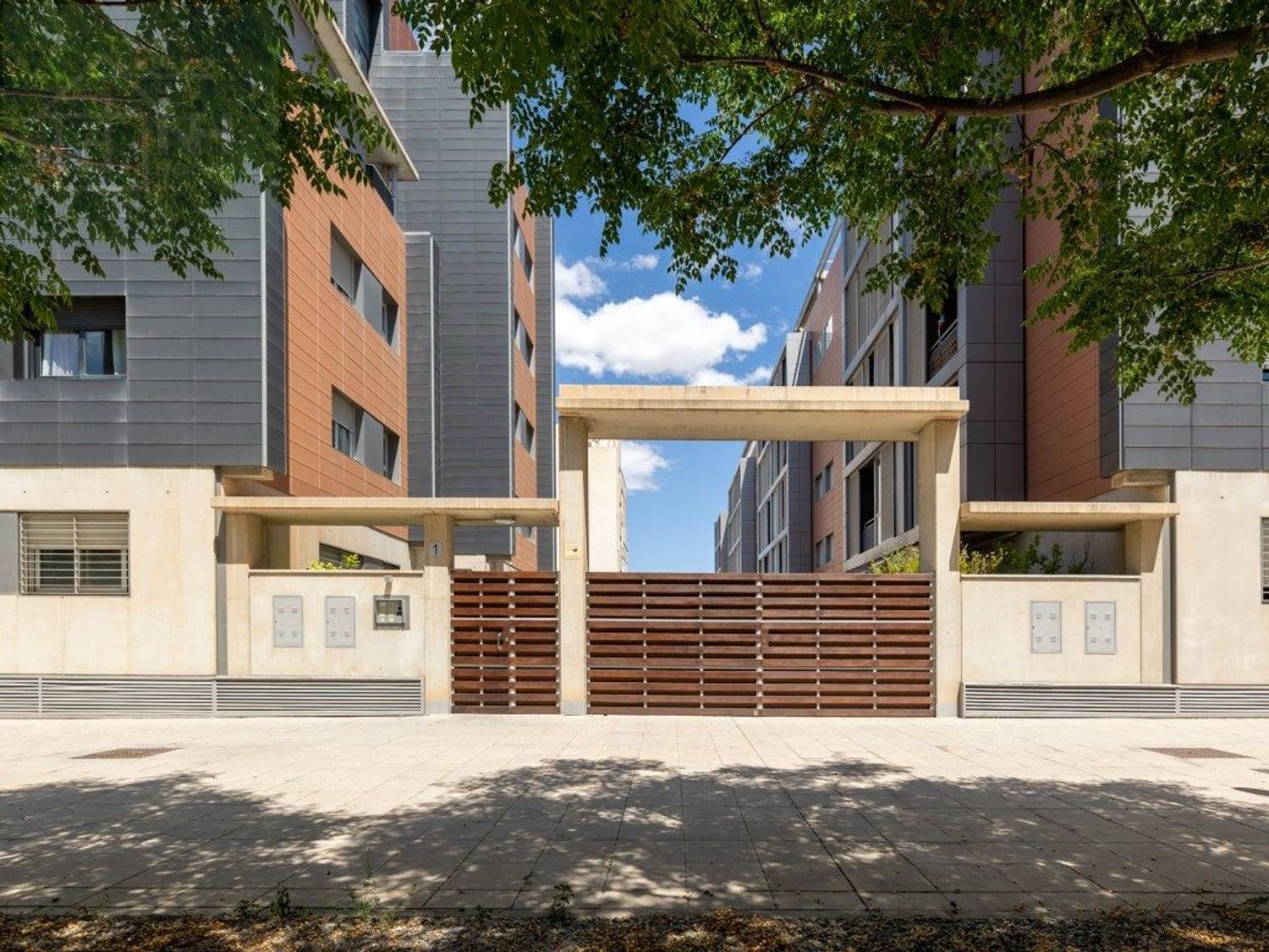 Vista exterior de Pis en venda en Armilla amb Aire condicionat, Jardí privat i Terrassa