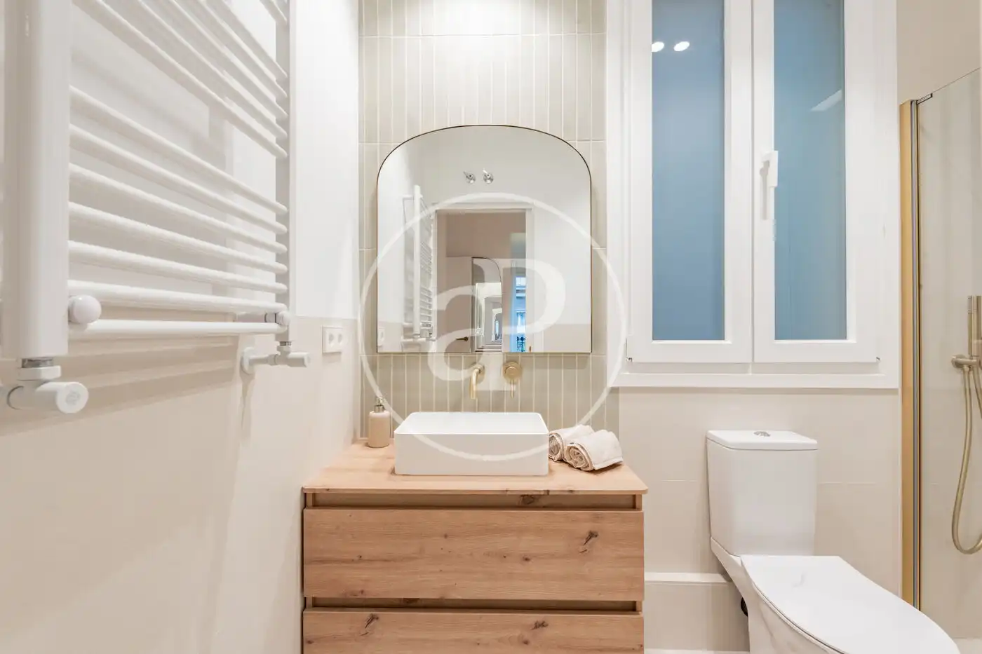 Bathroom of Flat for sale in Barrio de Salamanca