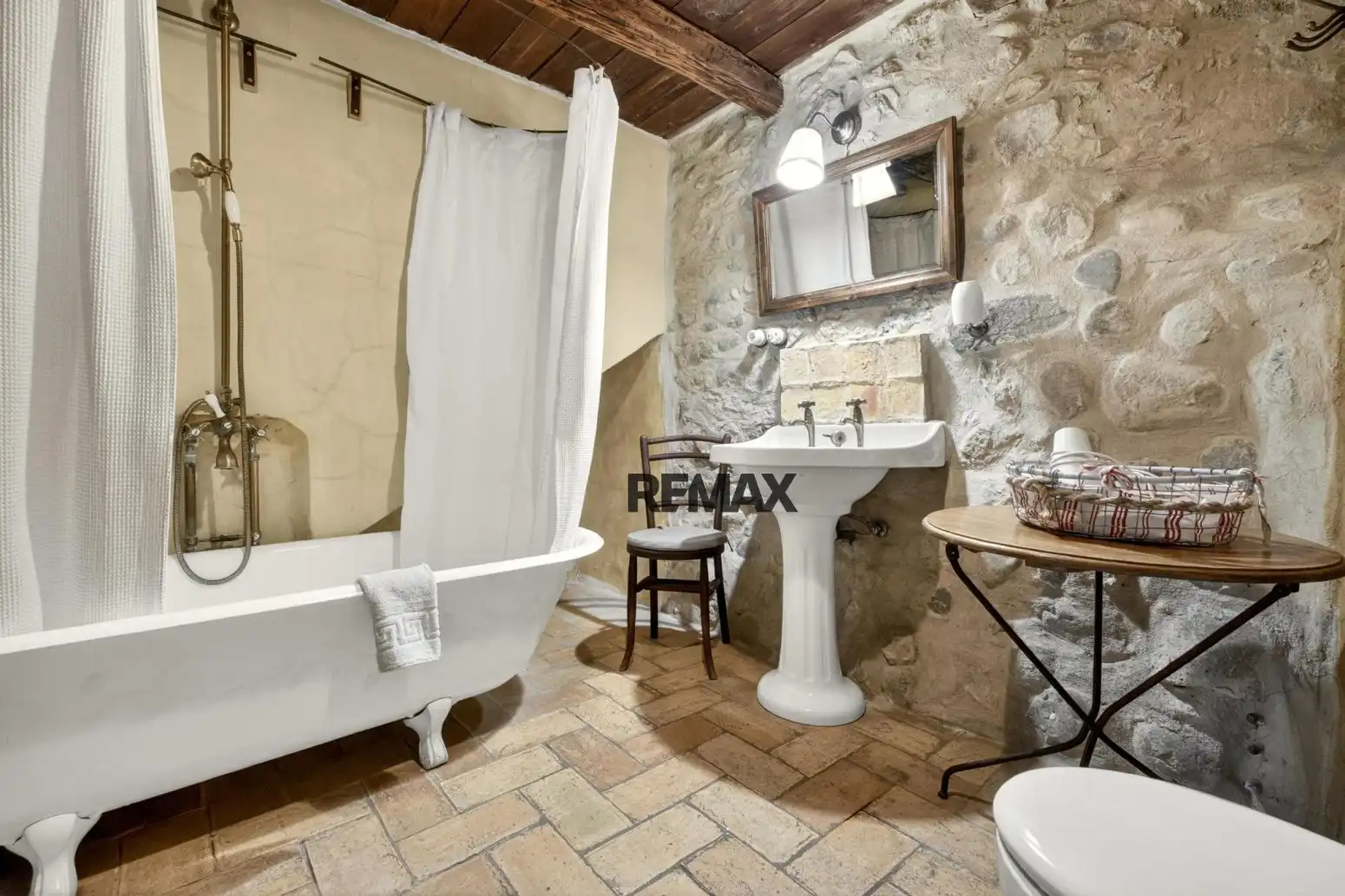 Badezimmer von Haus oder Chalet zum Verkauf in Esponellà mit Heizung, Privatgarten und Terrasse