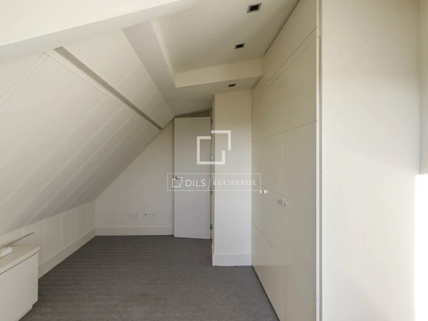Attic for rent in Madrid  with Air Conditioner, Heating and Private garden