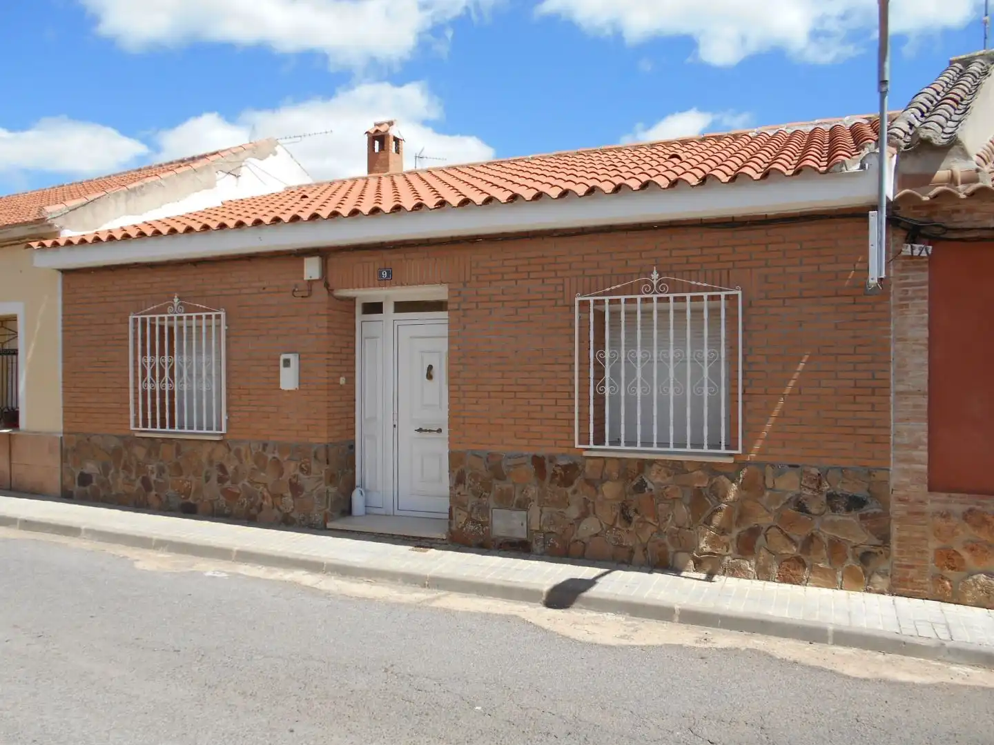 Vista exterior de Casa o chalet en venta en Picón con Aire acondicionado, Calefacción y Horno