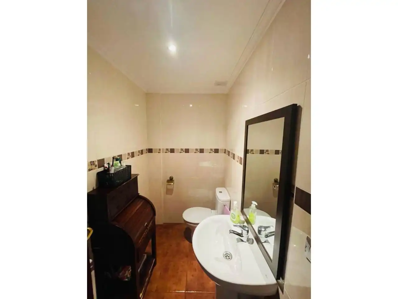Baño de Casa adosada en venta en Santa María de Cayón con Calefacción, Terraza y Amueblado