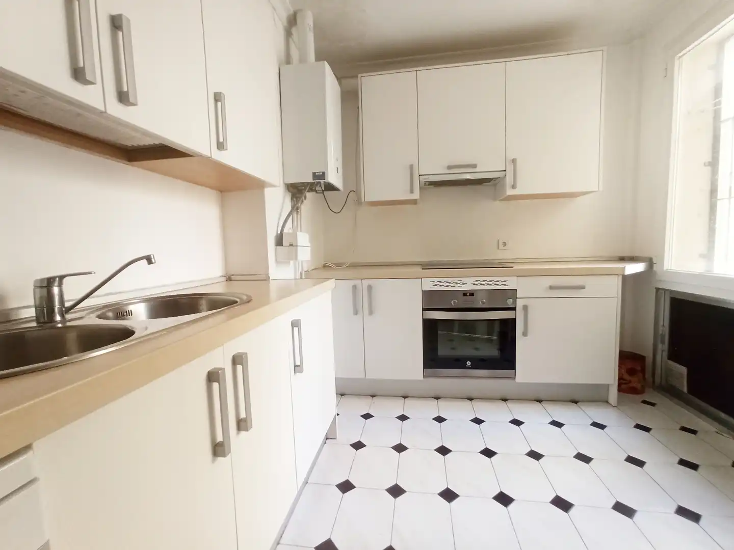 Kitchen of Flat for sale in Madrid  with Air Conditioner, Heating and Parquet flooring