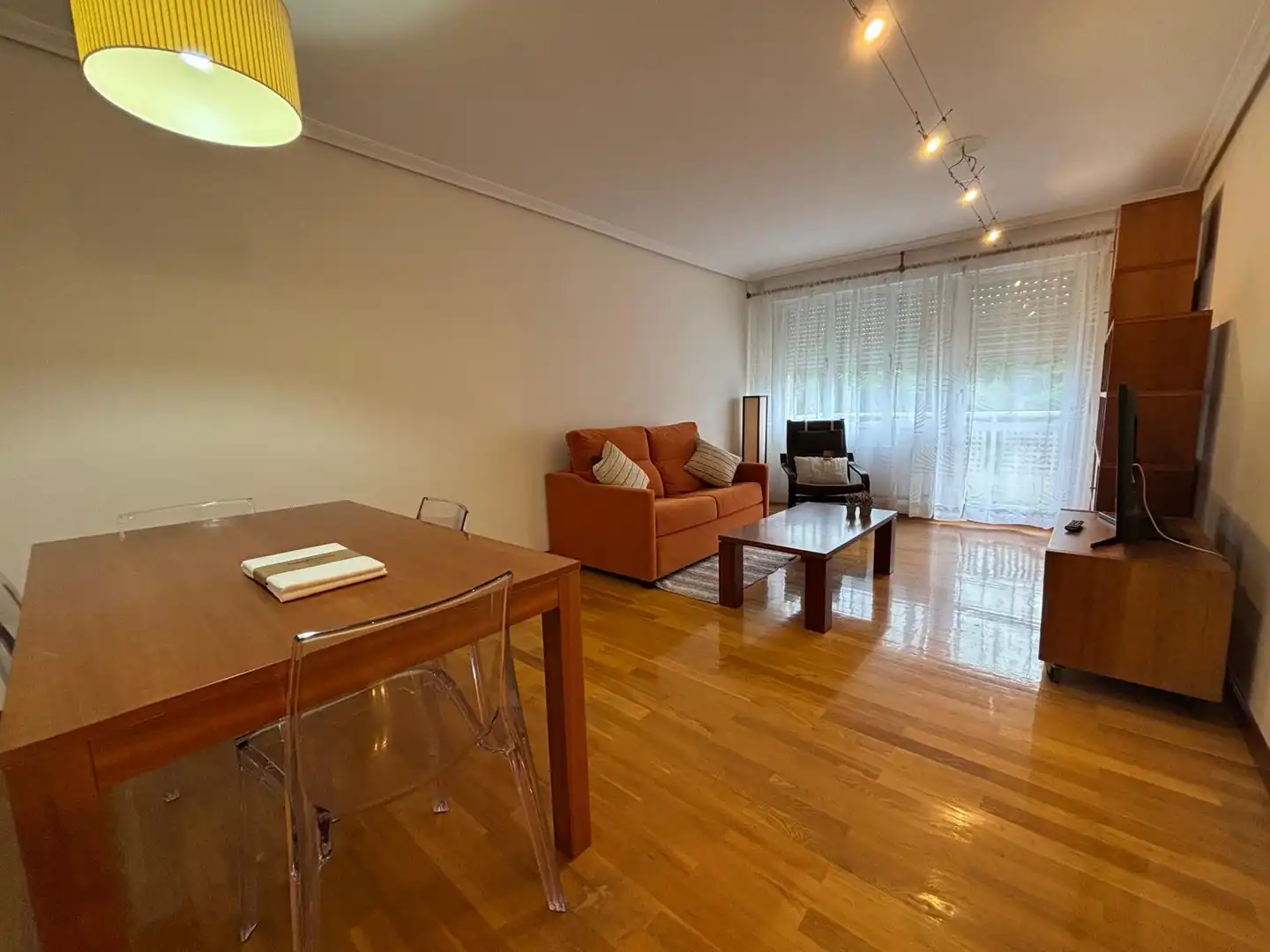 Sala de estar de Piso de alquiler en  Pamplona / Iruña con Calefacción, Amueblado y Horno