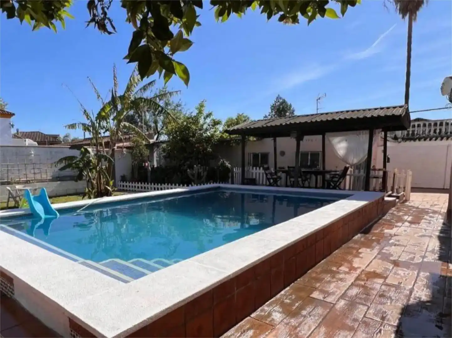 Piscina de Pis en venda en Palomares del Río amb Aire condicionat, Jardí privat i Traster