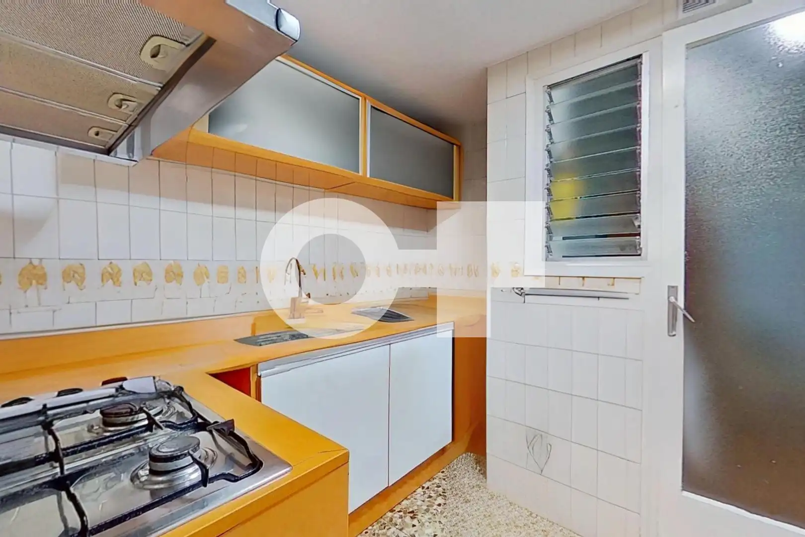 Cuina de Apartament en venda en Cerdanyola del Vallès amb Aire condicionat, Calefacció i Terrassa
