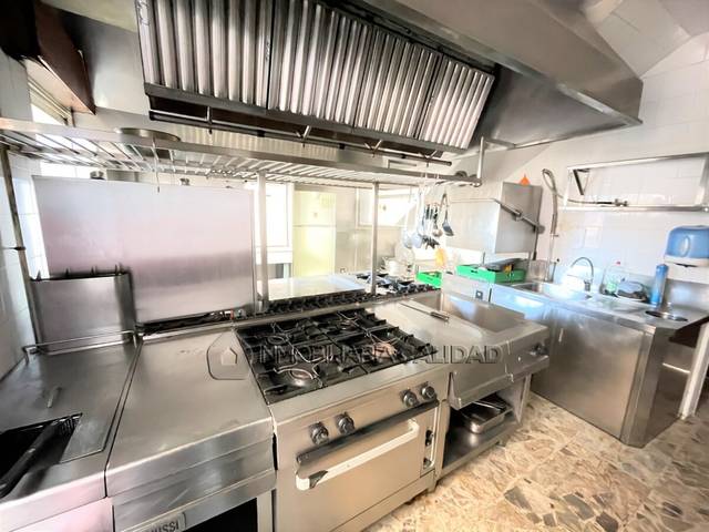 Local comercial en Alquiler en Villalonquéjar