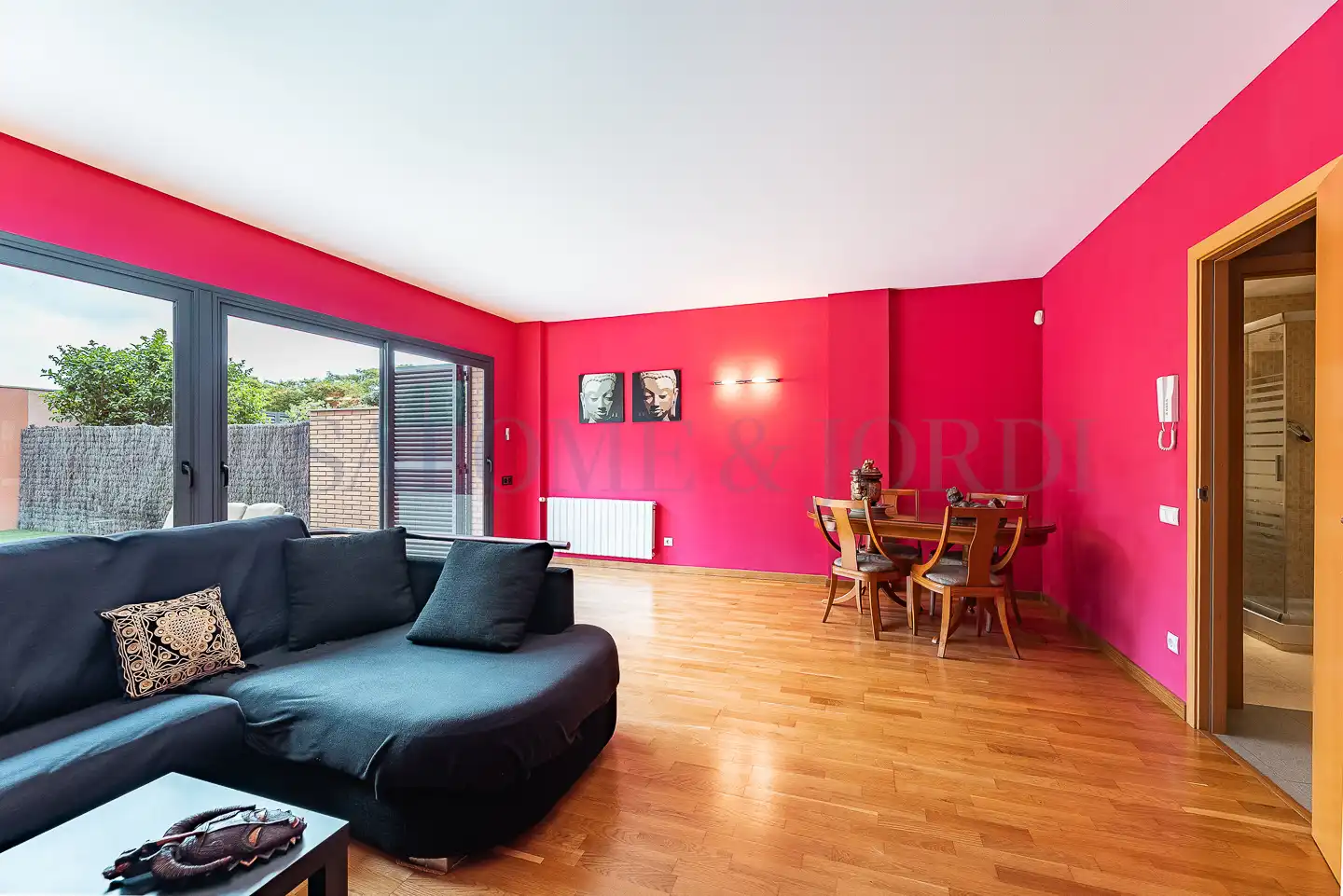 Sala d'estar de Casa adosada en venda en Cabrils amb Aire condicionat, Calefacció i Jardí privat