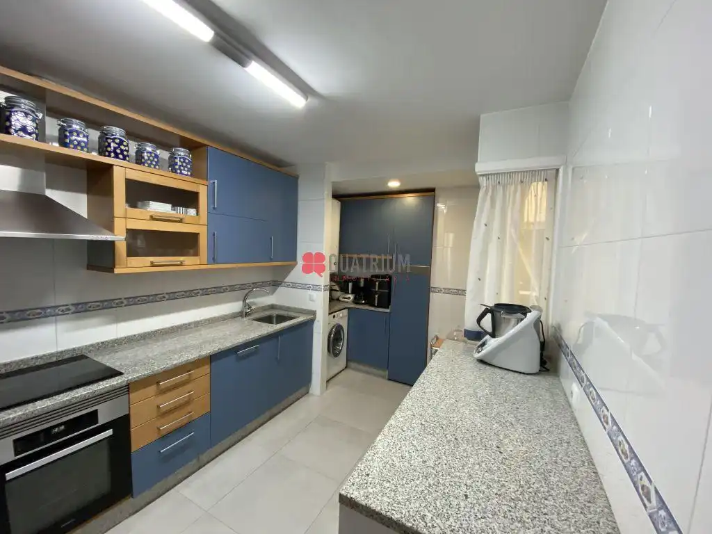 Cocina de Dúplex en venta en Ames con Calefacción, Trastero y Piscina
