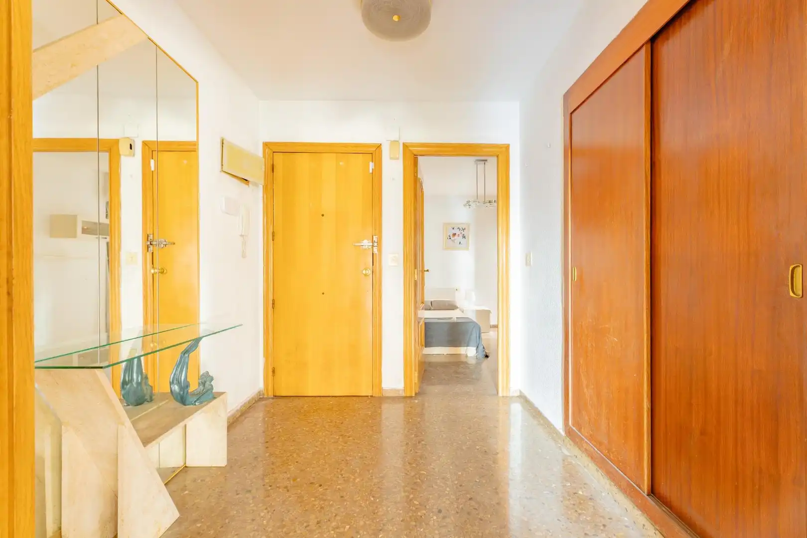 Piso en venta en Valencia con Trastero, Balcón y Alarma