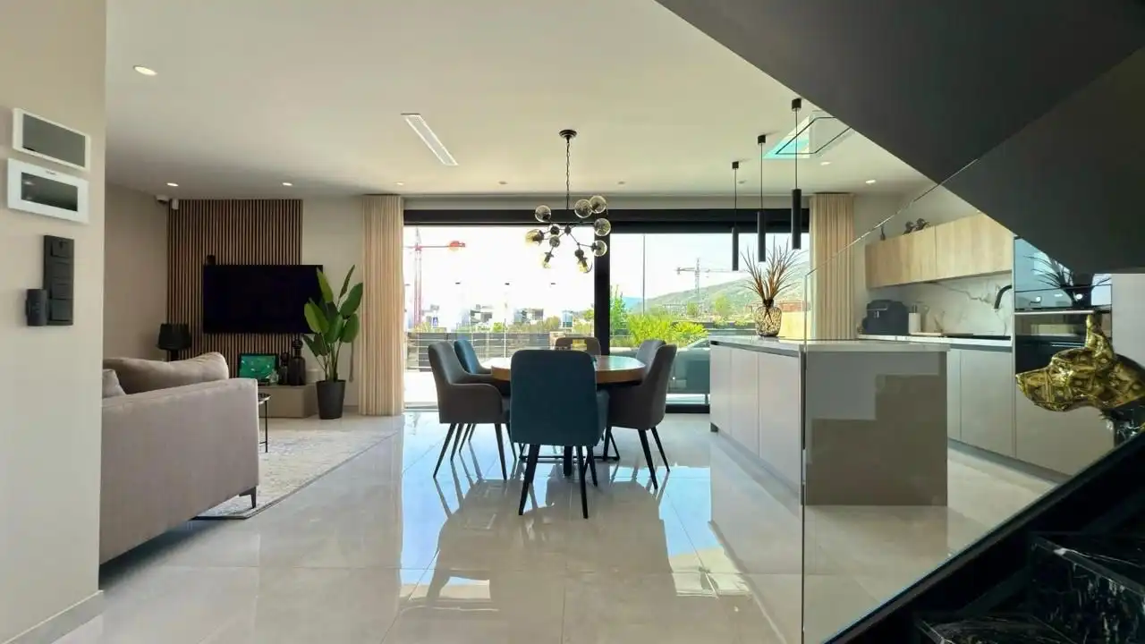 Comedor de Casa o chalet de alquiler en Finestrat con Aire acondicionado, Calefacción y Jardín privado
