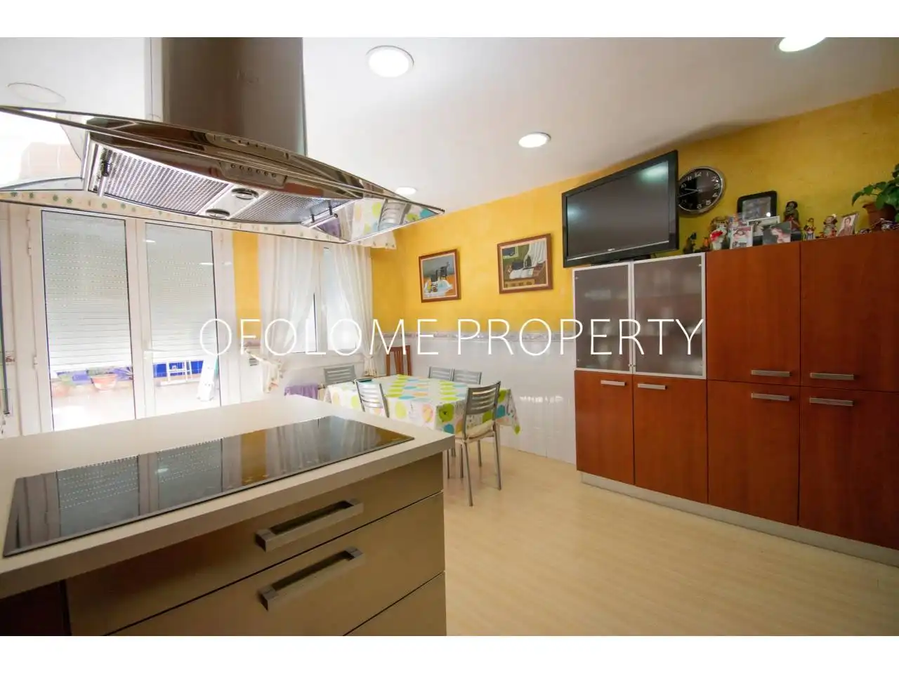 Küche von Einfamilien-Reihenhaus zum Verkauf in Sabadell mit Heizung und Terrasse