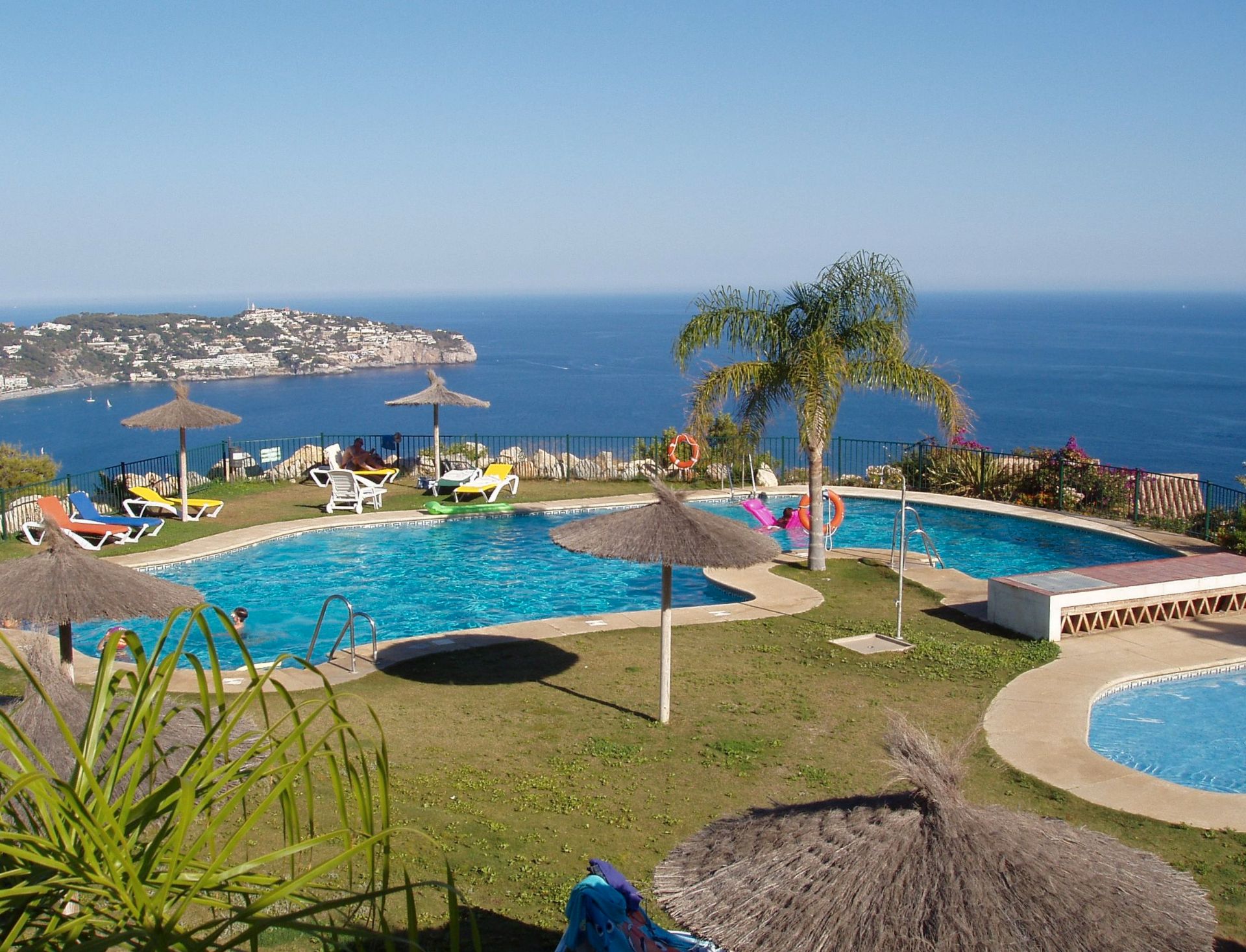 Single-family semi-detached to rent in Calle Encina, 31, Los Cármenes - Cerro Gordo