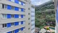 Vista exterior de Pis en venda en Bilbao  amb Calefacció, Traster i Moblat