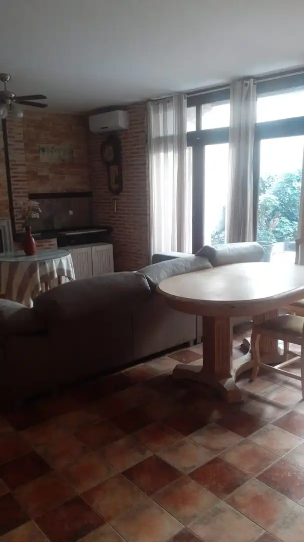 Sala de estar de Casa o chalet en venta en Consuegra con Aire acondicionado, Terraza y Piscina