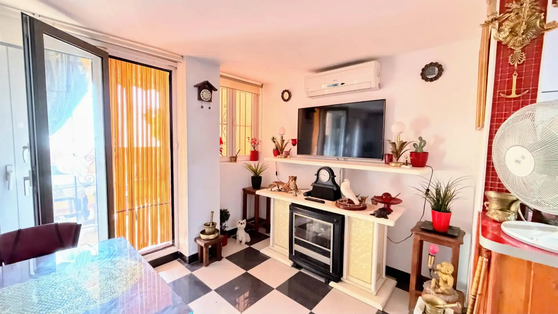 Wohnzimmer von Wohnung zum Verkauf in Torremolinos mit Klimaanlage, Heizung und Privatgarten