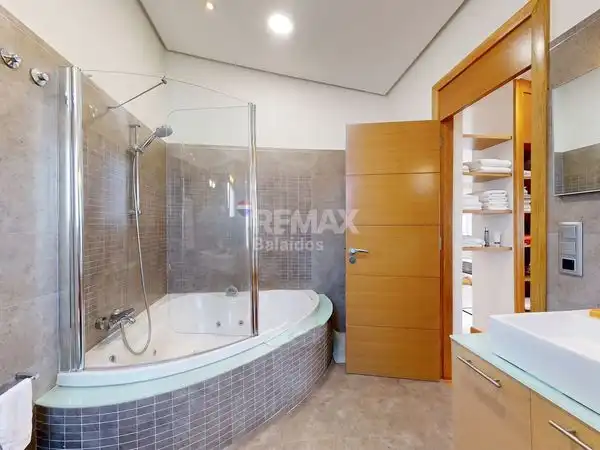 Baño de Casa o chalet en venta en Vigo  con Aire acondicionado, Calefacción y Jardín privado