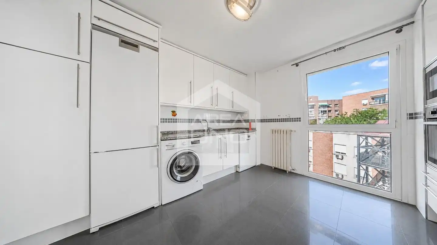 Cocina de Piso en venta en Madrid con Aire acondicionado, Calefacción y Trastero
