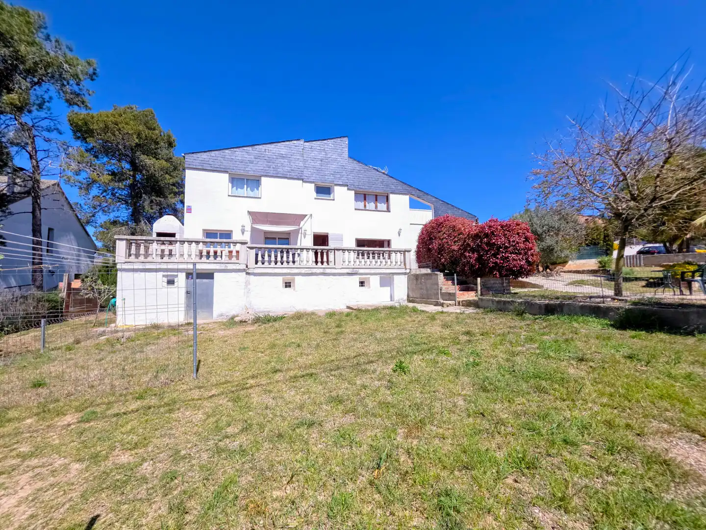 Vista exterior de Casa o xalet en venda en Vallirana amb Aire condicionat, Calefacció i Jardí privat