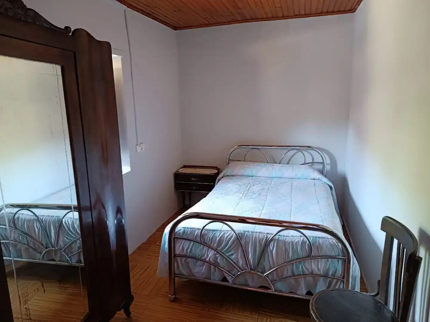Schlafzimmer von Country house zur Miete in Posada de Valdeón mit Privatgarten, Möbliert und Waschmaschine