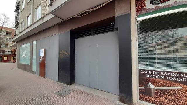 Local comercial en Alquiler en Calle de Luis Vives en Rinconada