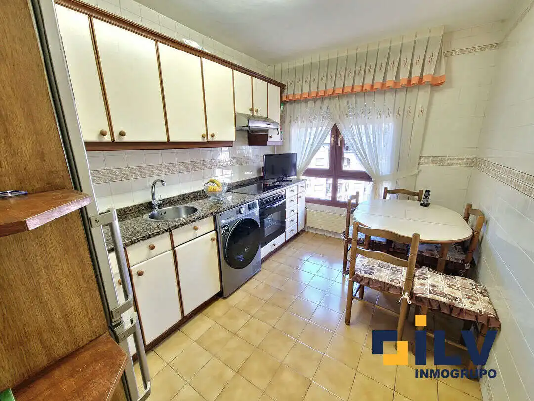 Cocina de Piso en venta en Portugalete con Calefacción, Terraza y Amueblado