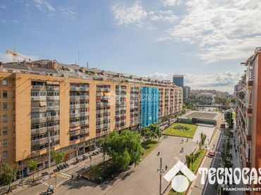 Piso con ascensor en venta en Sants - Montjuïc