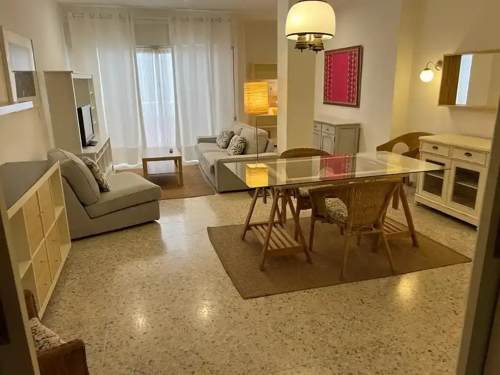 Menjador de Pis de lloguer en Motril amb Aire condicionat i Balcó