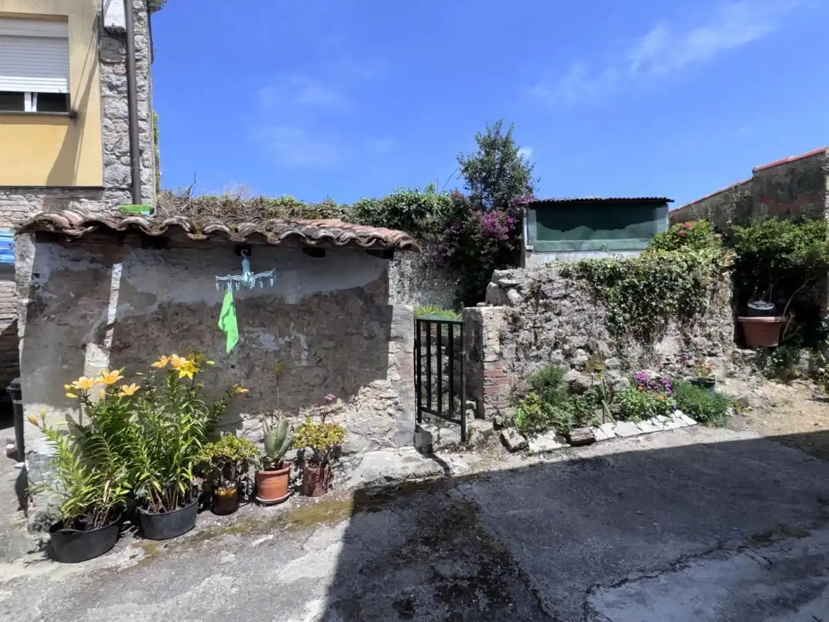 Vista exterior de Casa adosada en venta en Llanes con Calefacción, Jardín privado y Terraza