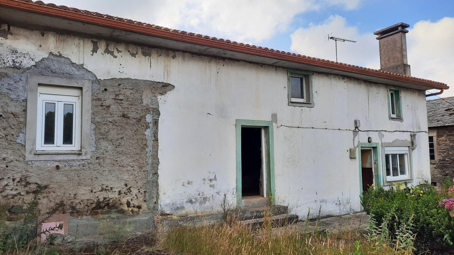 Vista exterior de Finca rústica en venda en Moeche amb Jardí privat