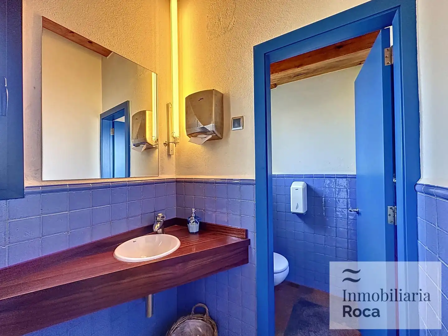 Bathroom of Commercial properties for sale in Es Mercadal  with Air Conditioner, Terrace and Furnished