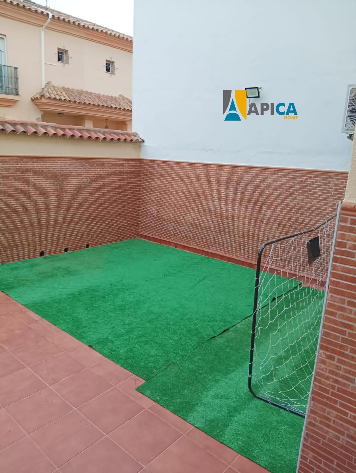 Jardí de Casa adosada en venda en Población de Arroyo amb Aire condicionat