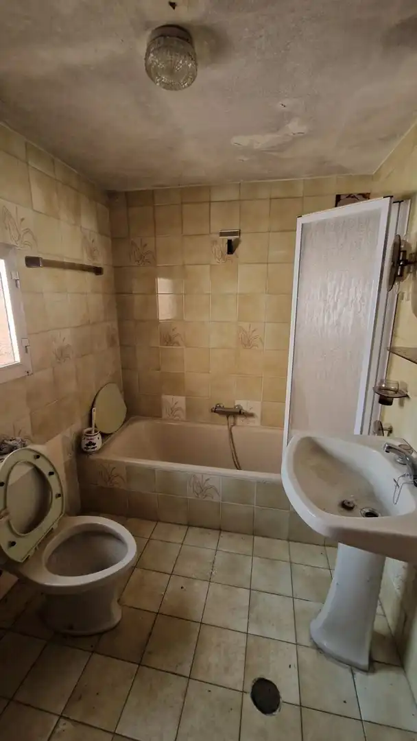 Bany de Casa o xalet en venda en León Capital  amb Terrassa i Traster
