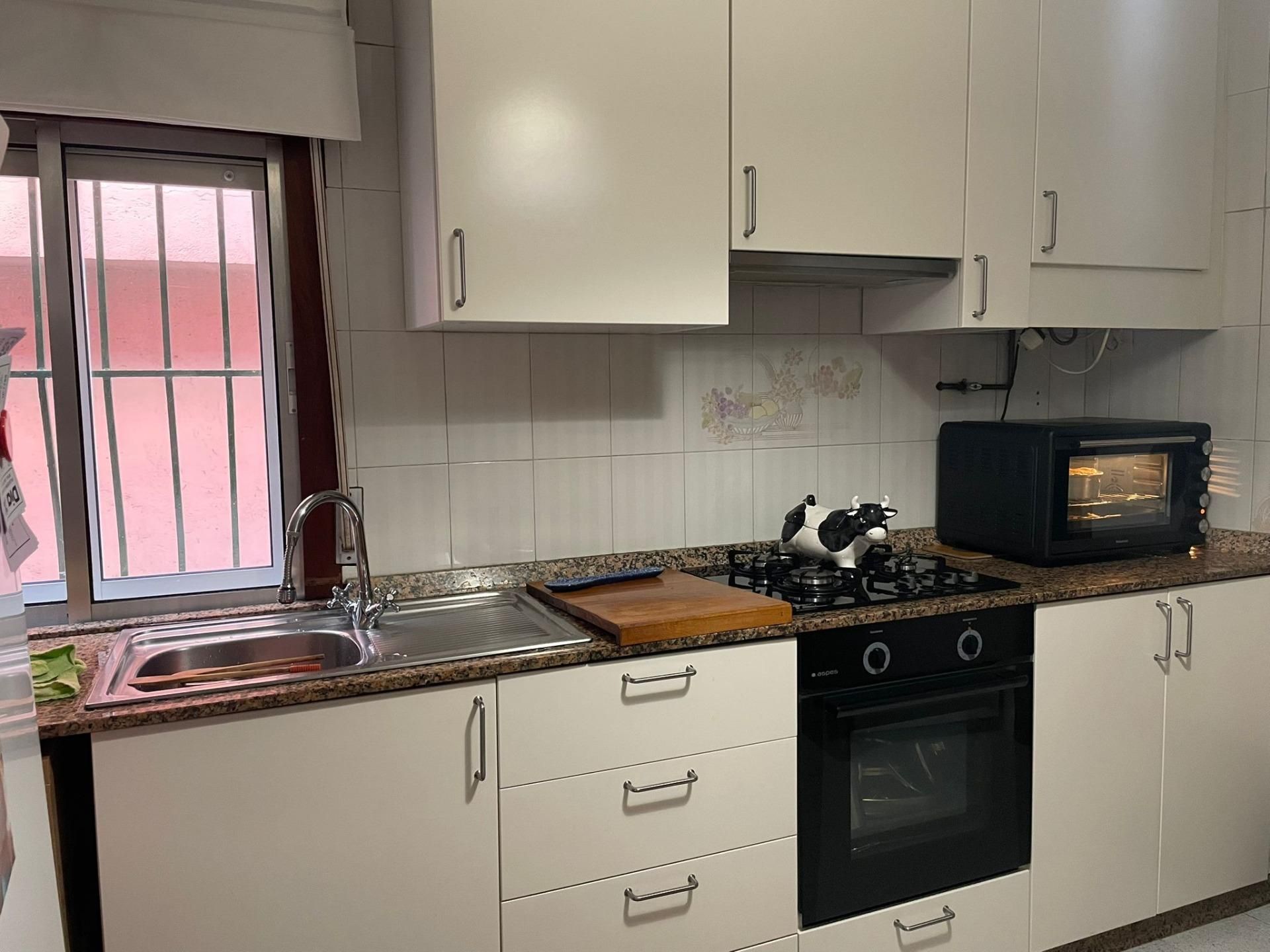 Cuina de Casa o xalet en venda en Vigo  amb Terrassa