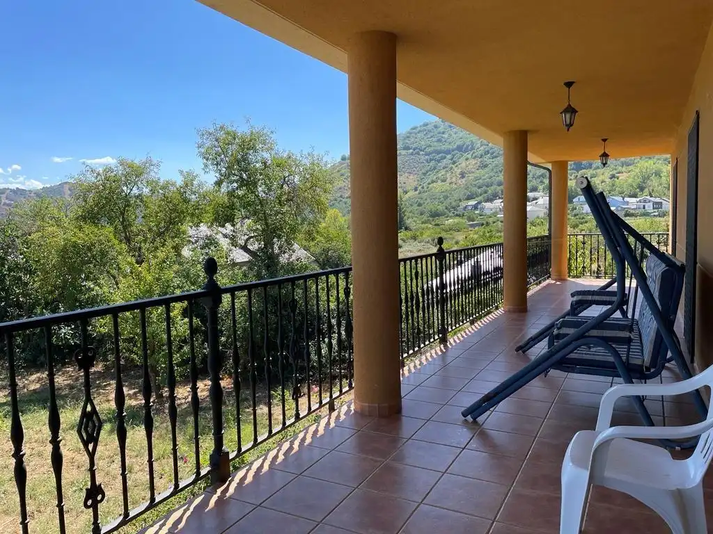 Xalet amb jardí en venda a Corullón, imagen 2