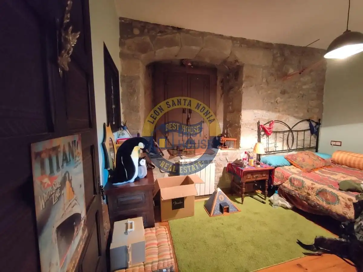 Casa o xalet en venda en Soto y Amío amb Calefacció, Jardí privat i Parquet