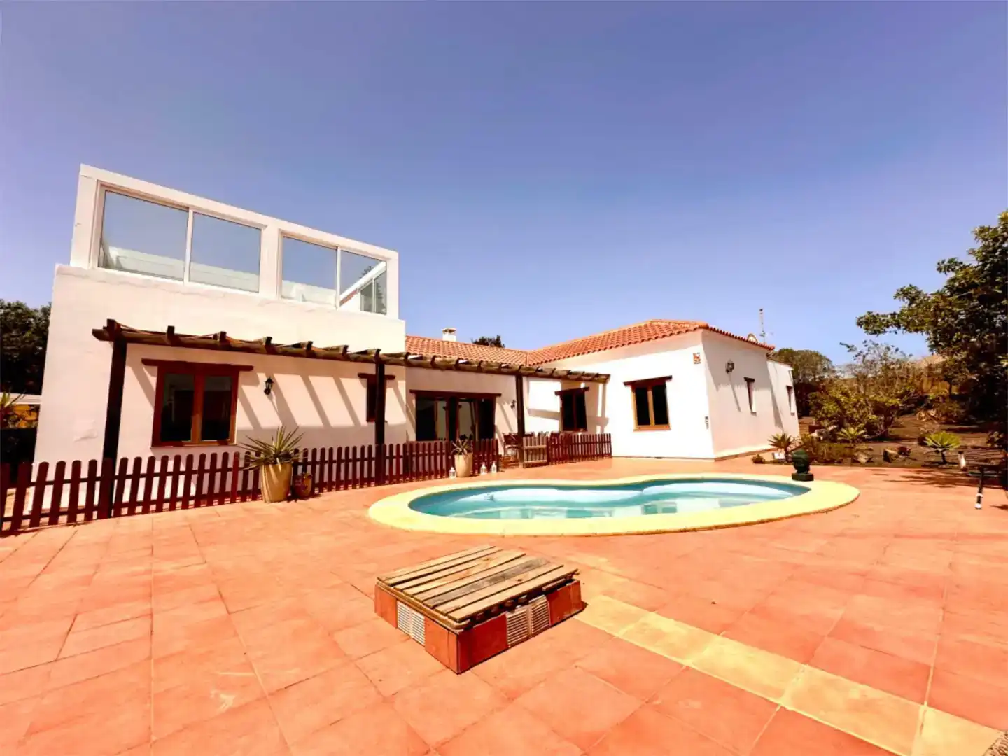 Vista exterior de Casa o xalet en venda en La Oliva amb Piscina i Balcó