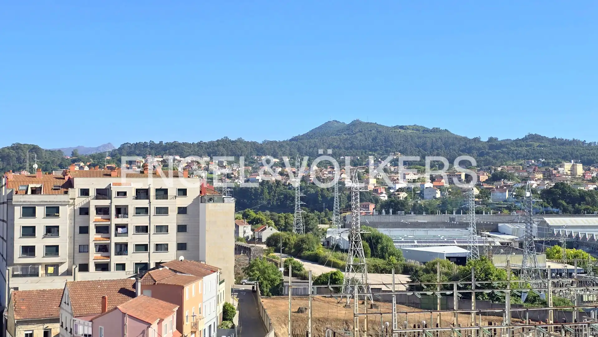 Vista exterior de Piso en venta en Vigo  con Calefacción y Balcón