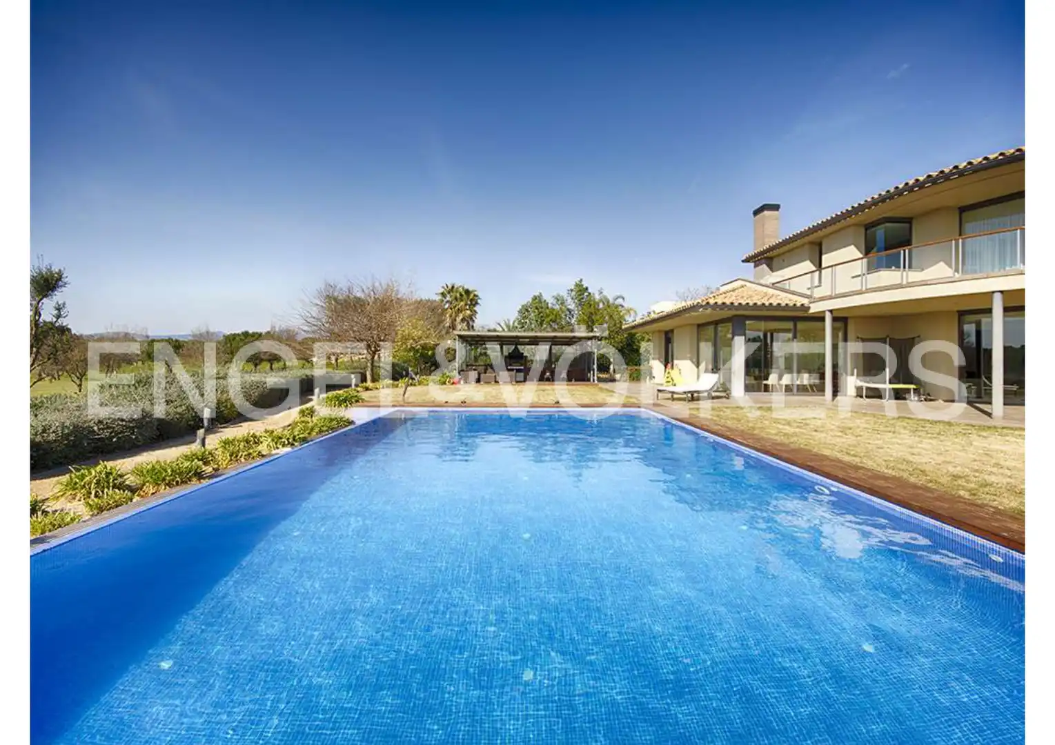 Villa mit Pool zum Verkauf in Carrer Felip l'Ardit